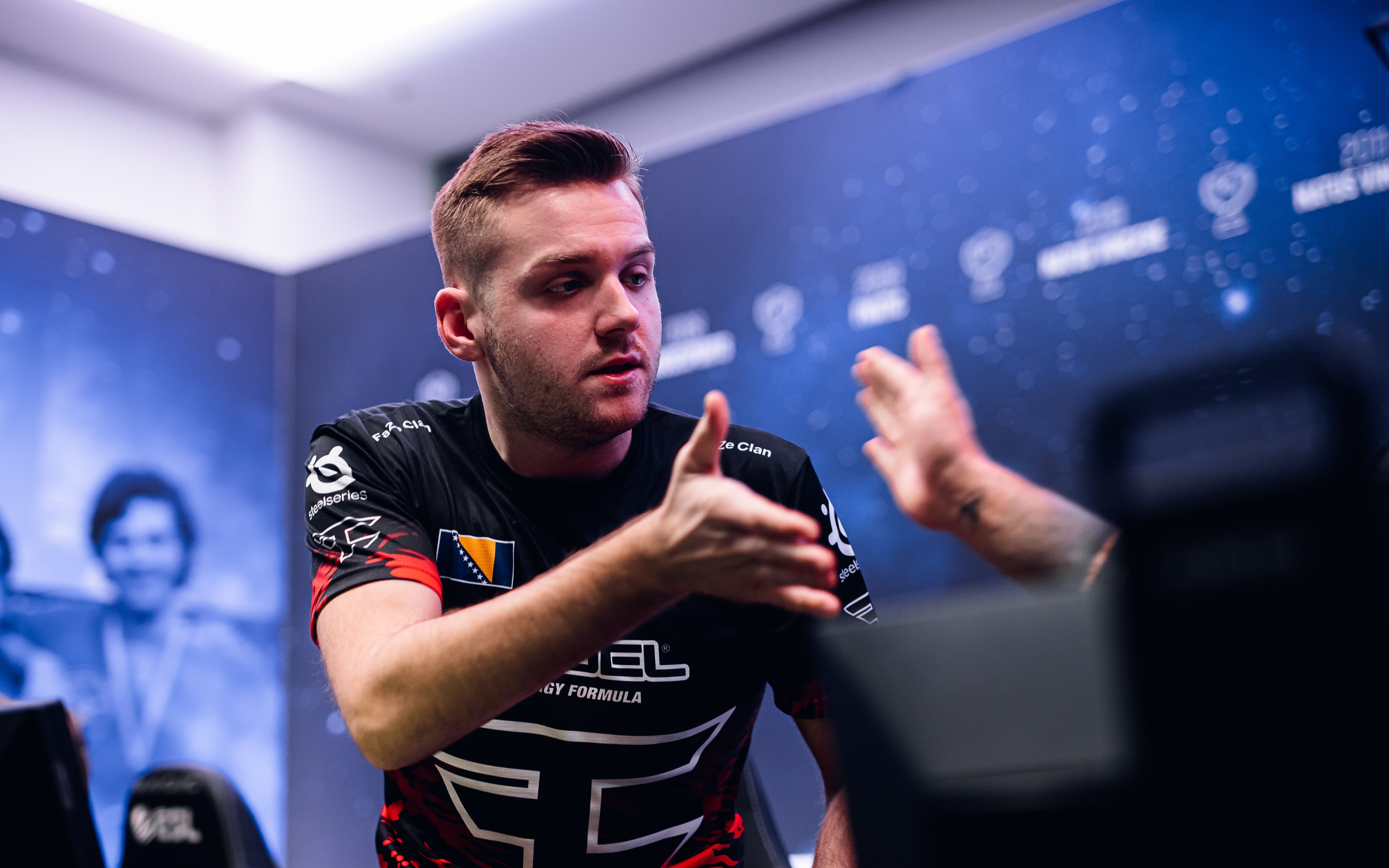 apEX ：这可能是 ZywOo 长时间以来第一次陷入低迷。目前没有明确的第一名队伍。