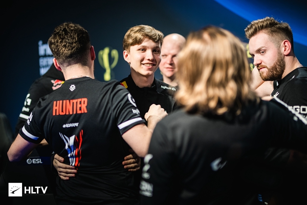 GamerLegion 对阵 Fnatic ， aurora 对抗 SAW 在 PGL Masters Bucharest 2025